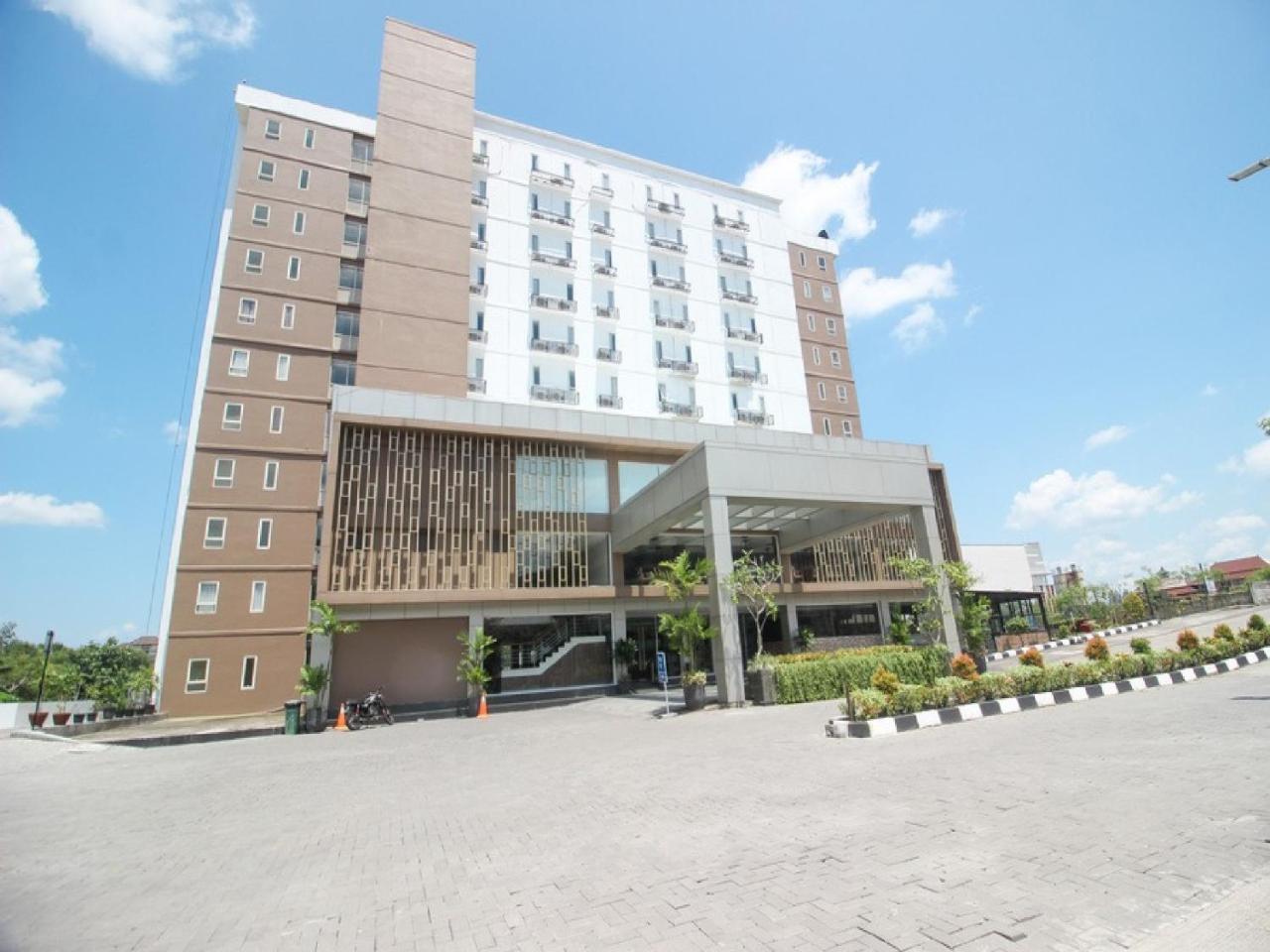 Reddoorz Apartment @ Malioboro City Adisucipto Maguwo Ngoại thất bức ảnh